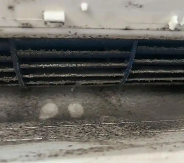 呼伦贝尔市空调吹的风有股烧焦味是怎么回事